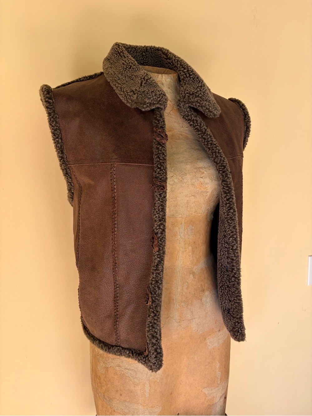Vintage Women’s Brown Leather & Sherpa Lined Vest Size L